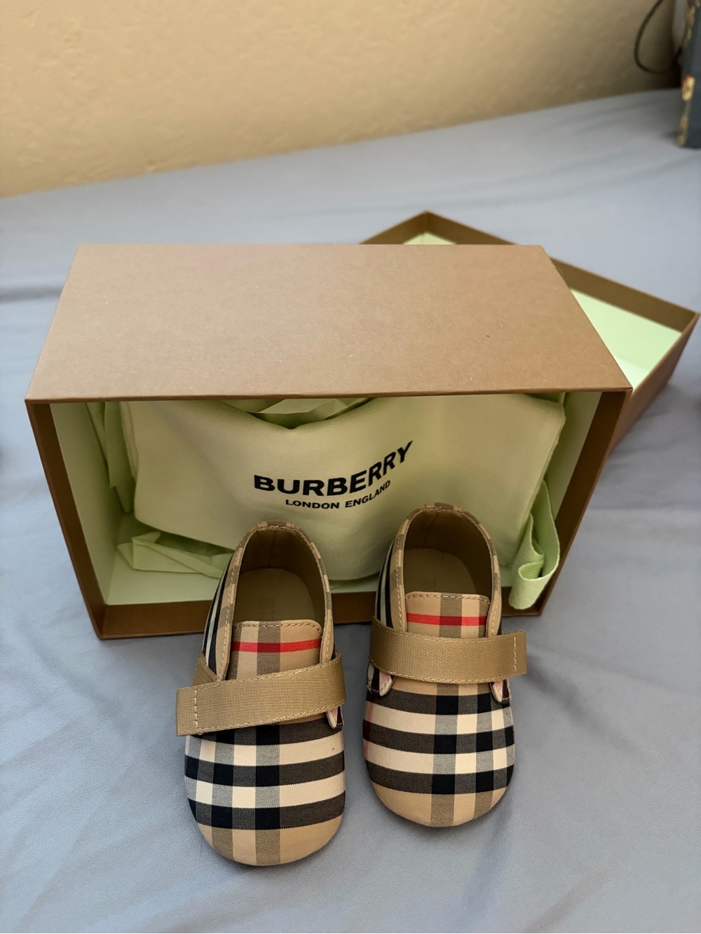 Burberry Beige & Black Classic Check Charlton Style newborn boot